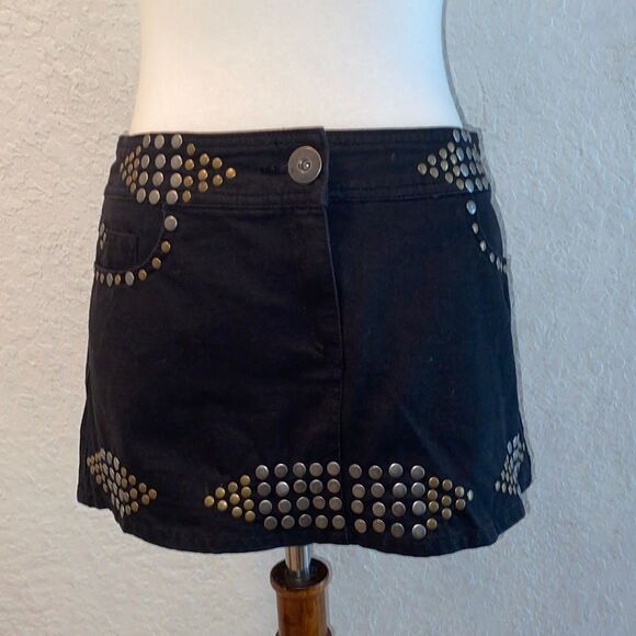 SOLD!!! New w tags Mango (MNG) black mini skirt rocker studs Sz 6 - Picture 1 of 14